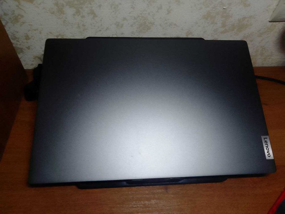 Ноутбук Ideapad 5 15IIL05. Підставка в подарунок