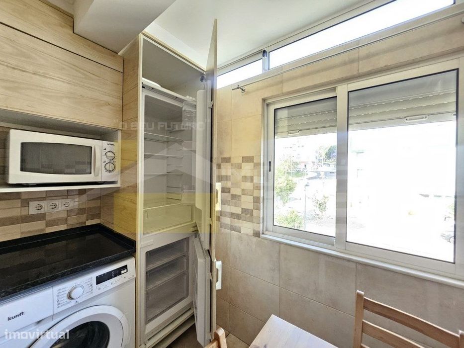 Oferta de Verão oferecemos a escritura.
Excelente Apartamento T3 m...