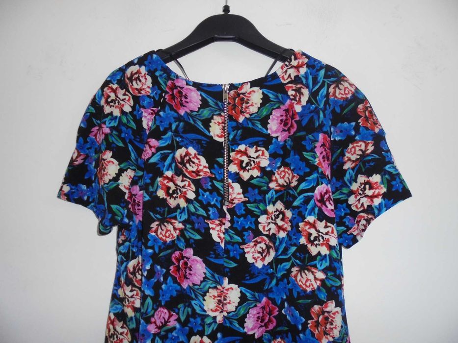 vestido de mulher muito florido