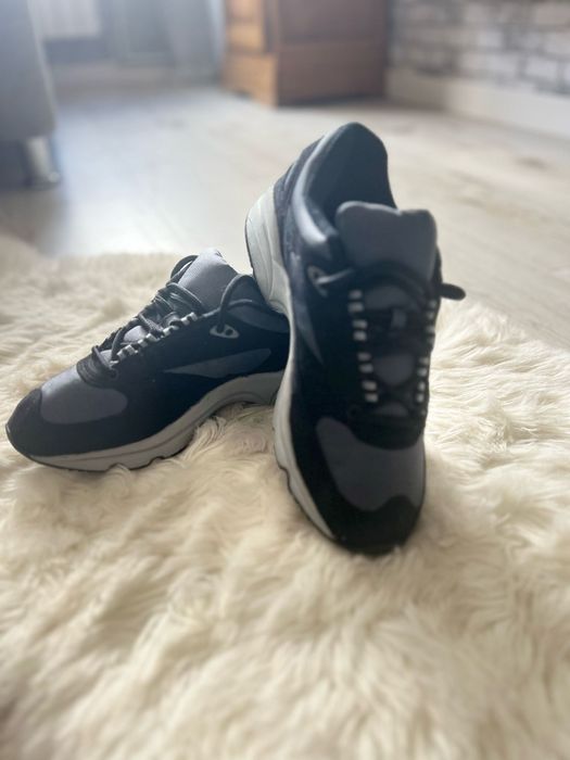 Buty sportowe rozm. 40 praktycznie 39(wkładka 24cm))