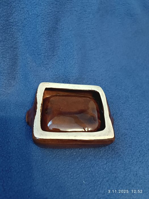 Popielniczka porcelitowa