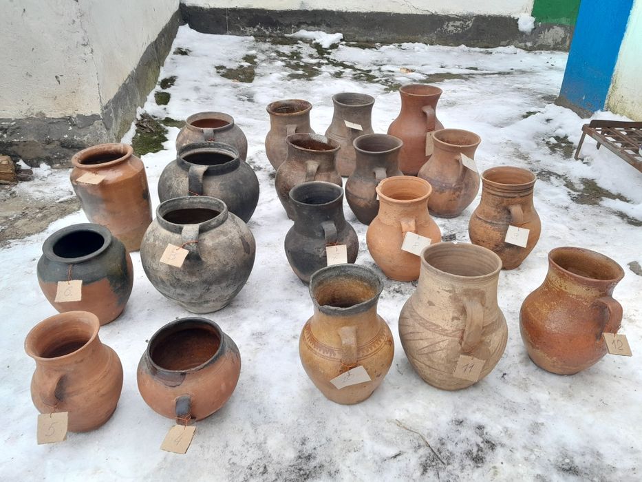 Горщики, глечики старовинні  глиняні
