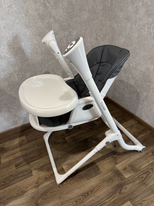 Carello Triumph гойдалка для немовляти, стільчик для годування