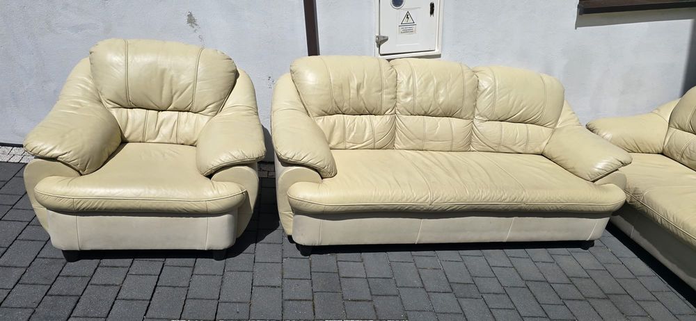 Komplet  wypoczynkowy  z skóry  3+2+1
