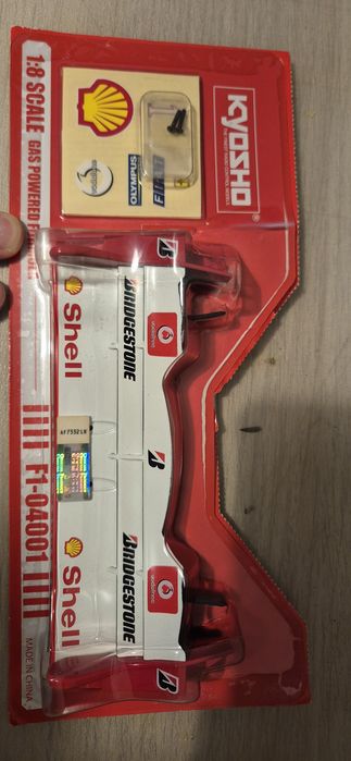 Diversas peças de modelismo ferrari