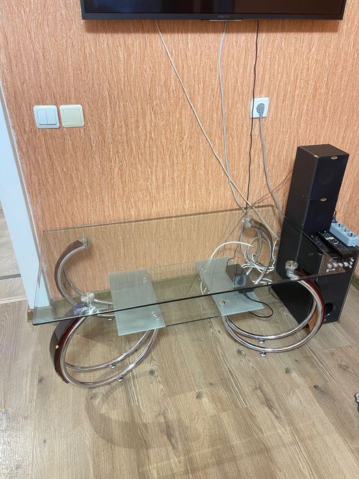 Скляний,  журнальний столик