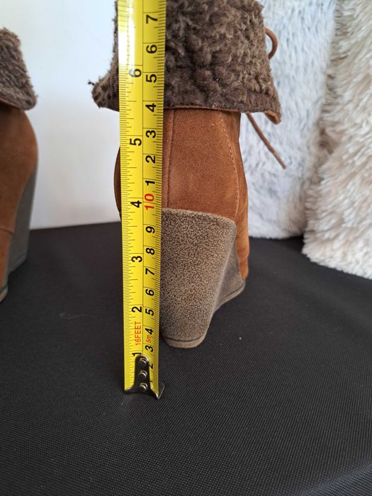 Botki na koturnie Reserved 38