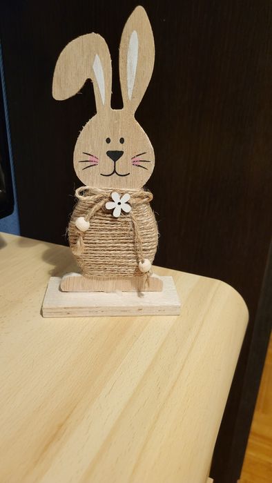 Dekoracja świąteczna. Zajączek drewniany.