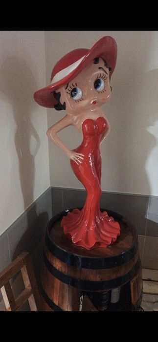 Vendo 2 betty  boop  com 90 cm