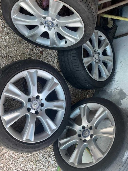 4 jantes Mercedes com pneus