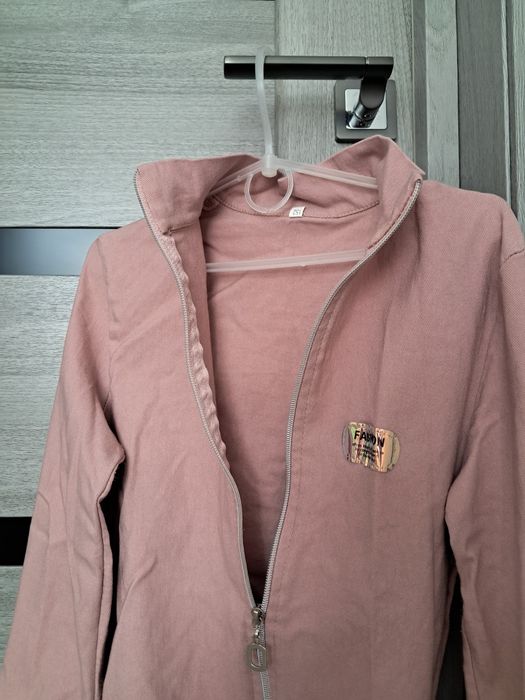 Рожевий бомбер-жакет на зріст 152