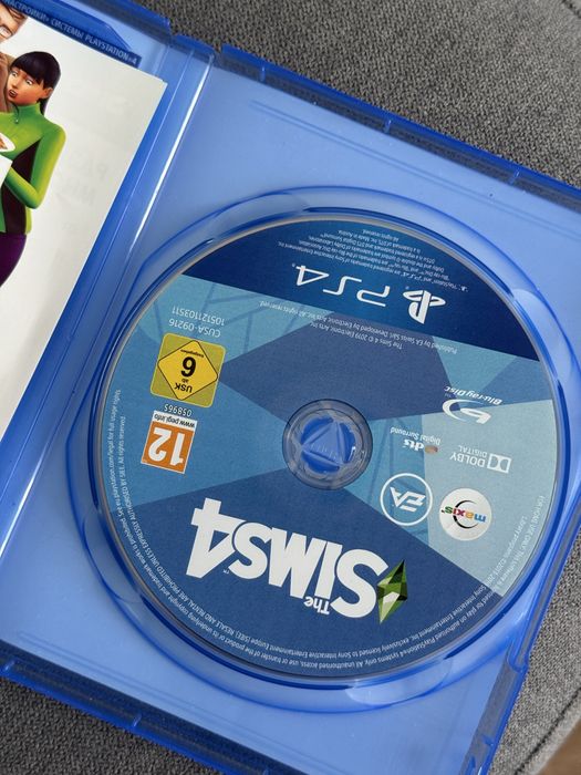 Sims 4 для PS4 ідеальний стан