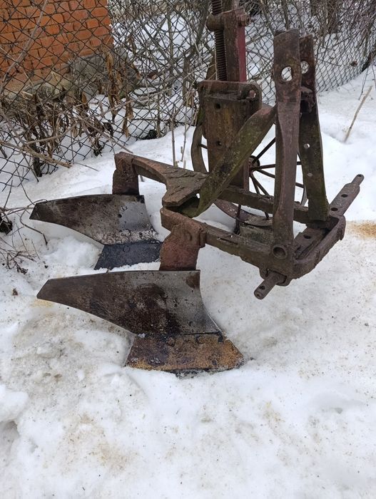 Продам плуг 2по20