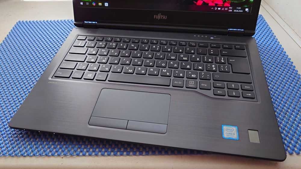 Ноутбук Fujitsu U 749