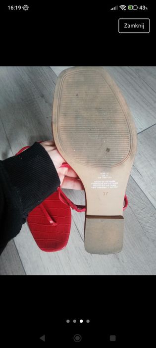 Sandałki czerwone imitacja krokodyla