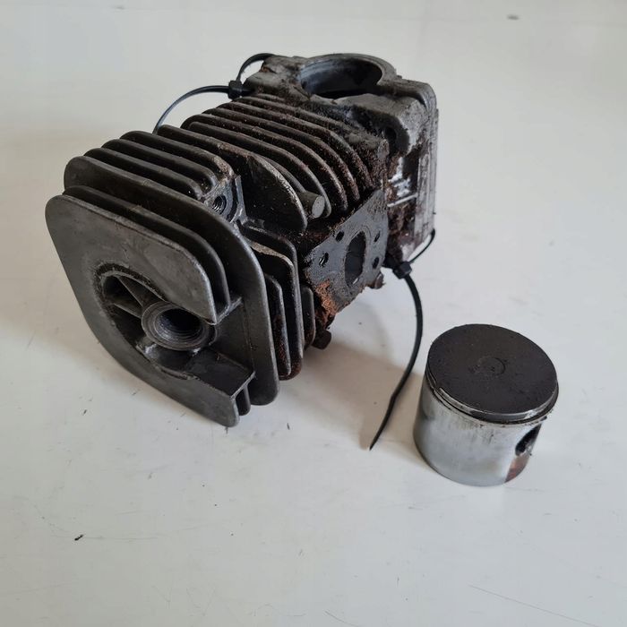 Partner 370 Cylinder Tłok Komplet