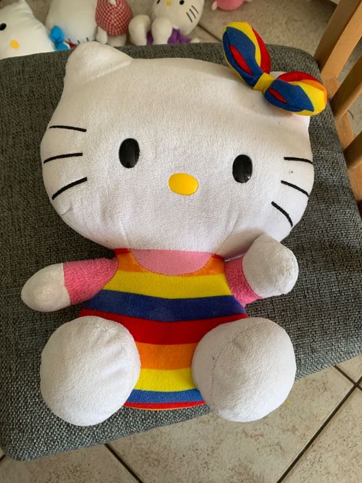 Hello kitty maskotka rainbow