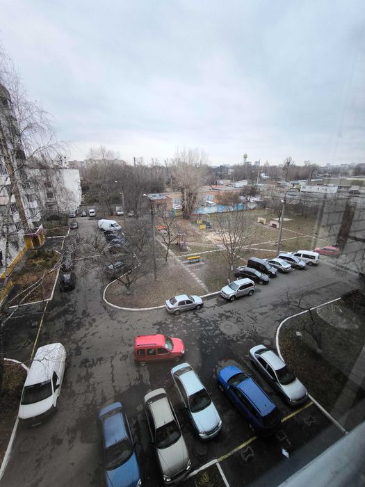 Здам простору 3-кімн квартиру з косм ремонтом у тихому центрі міста.