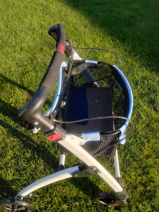 Balkonik aluminiowy biały KMINA.