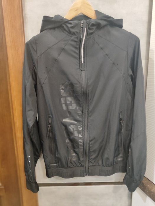 Крута вітровка  для спорту