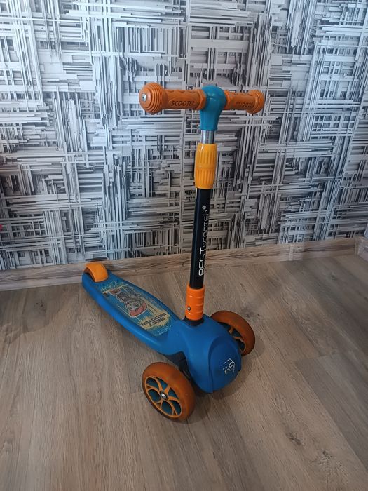 Самокат дитячий. Самокат трьох колісний. Самокат складний.