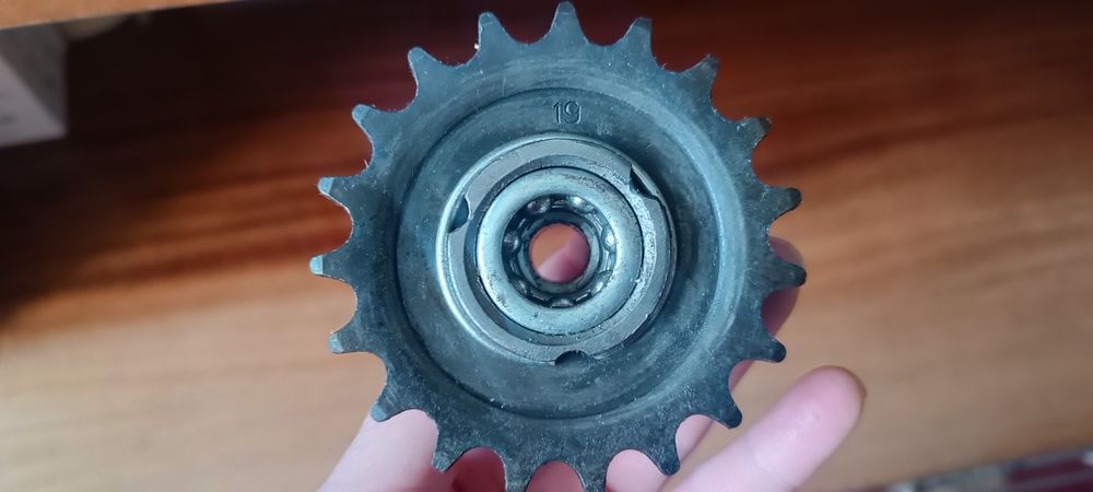 Продам задние втулки 290грн пятерик 100