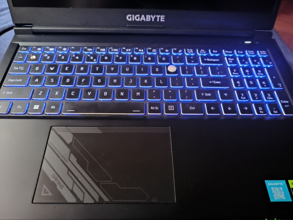 Mocny laptop gamingowy Gigabyte G5...  i5 - RTX 4050 !!!