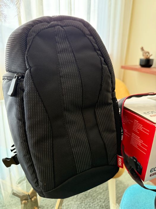 Pack Câmara Digital Canon EOS 700D + Acessórios + Objetiva 18-200mm