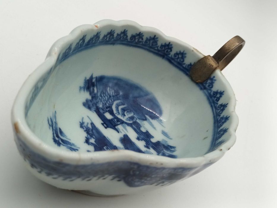 Par de molheiras em porcelana chinesa, estilo Cantão, século XVIII