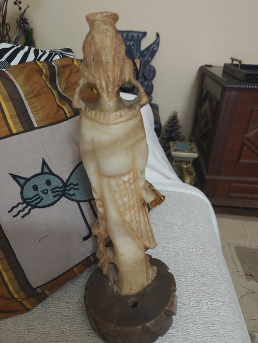 Escultura Oriental Antiga em Pedra – Figura Feminina – 20 cm | 10 kg