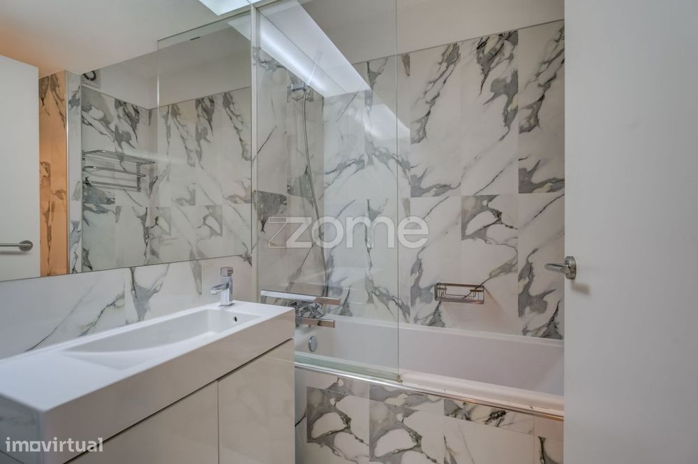 Apartamento T3 todo renovado c/garagem na Av. de Londres em Guimarães