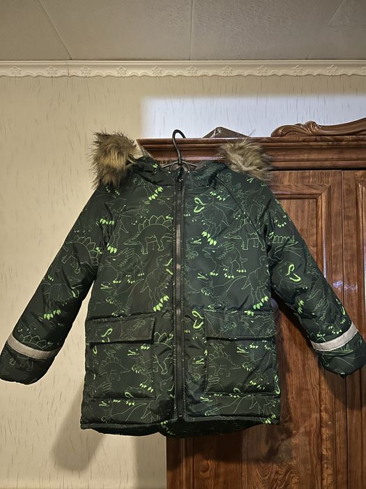 Продам куртка зима 134 розмір