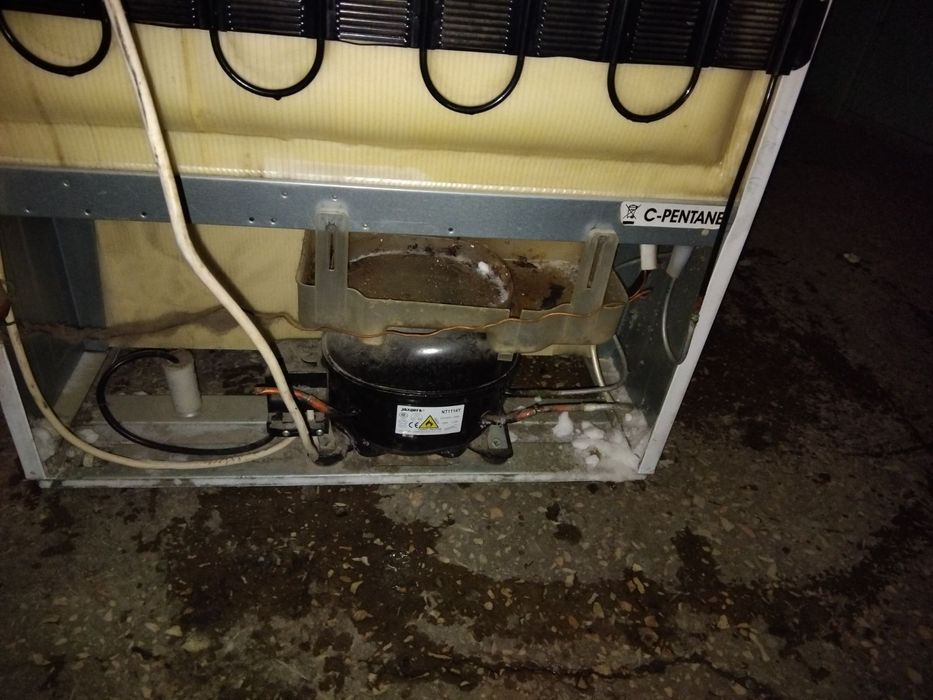 Продаеться холодильник.