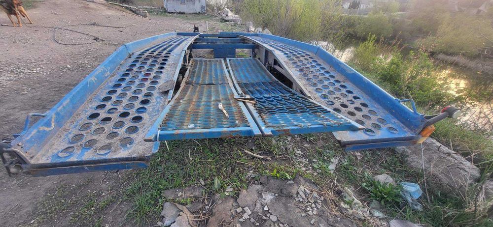 Причіп для перевезення автомобілів