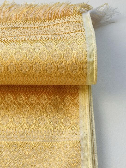 Dois Panos de Mesa Decorativos Amarelo com Debruado Dourado - Novo!