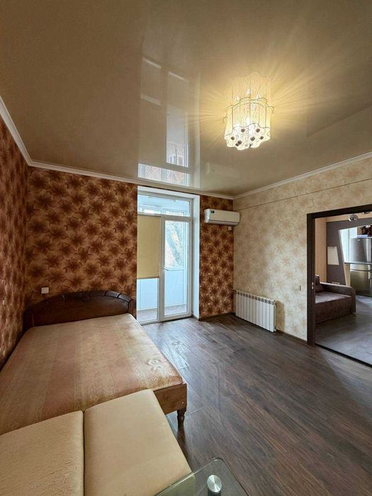 Продаж 2-кімнатної квартири — 96 квартал. Центр.