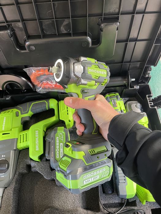 Набір інструментів! Шурп. на 52ни, Перф. 2,8дж, Болг 8000об/хв Гк500нм