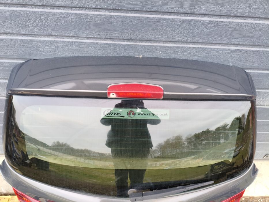 Opel Corsa E 5D Klapa bagażnika Z190