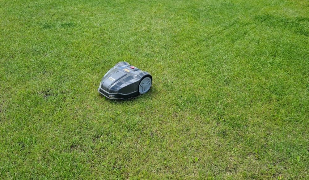 Robot koszący GPS bez kabli na test Stiga Ambrogio Serwis montaż