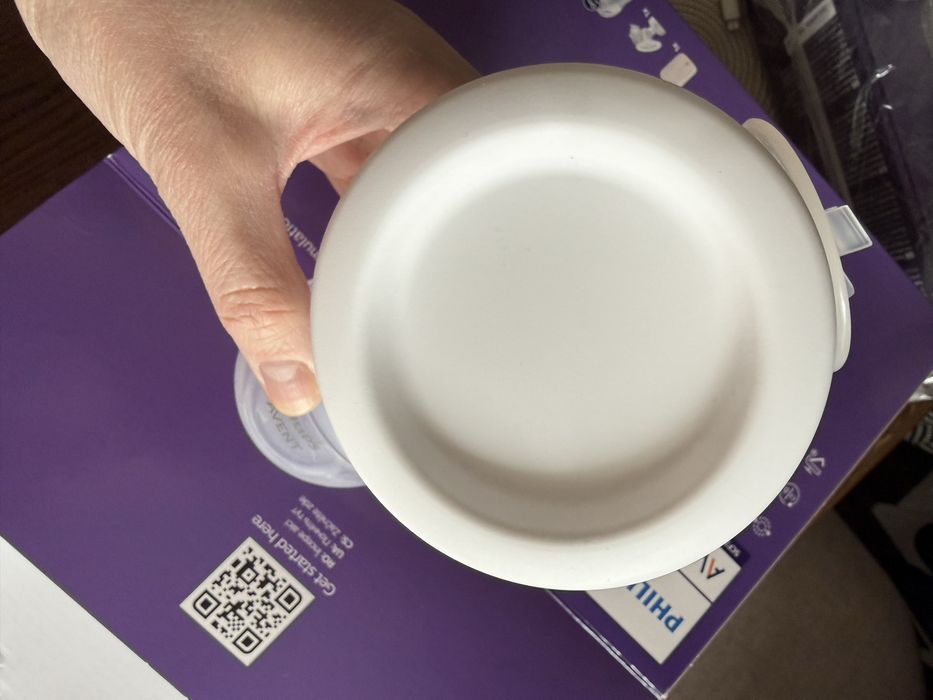 Philips Avent молоковідсмоктувач.