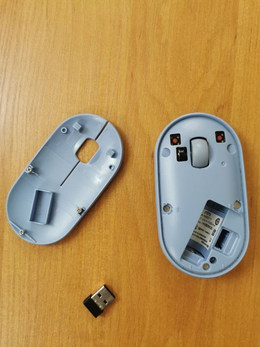 Миша Logitech Pebble Mouse M350