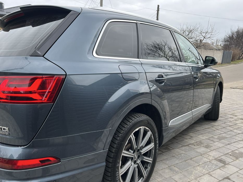 Авто Audi Q7 3.0 TDI