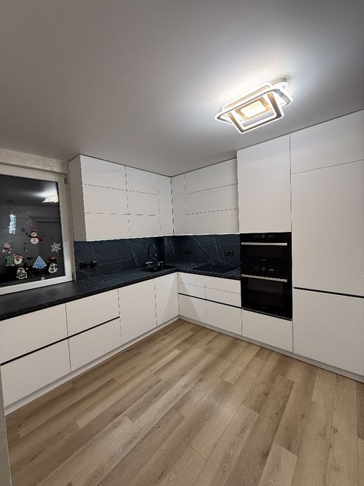 Меблі під замовлення, кухні, гардеробні, шафи, тумби...