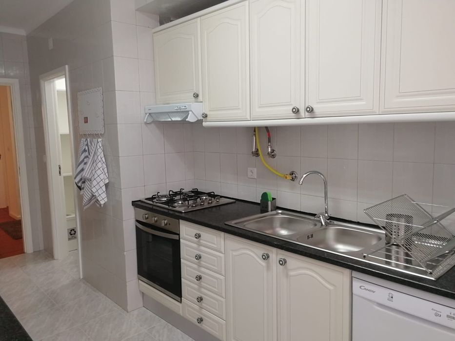 Arrenda-se T3 mobilado no centro de Barcelos | 140 m² | Com elevador.