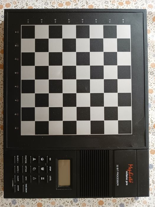 Komputer szachowy Mephisto Milano Pro