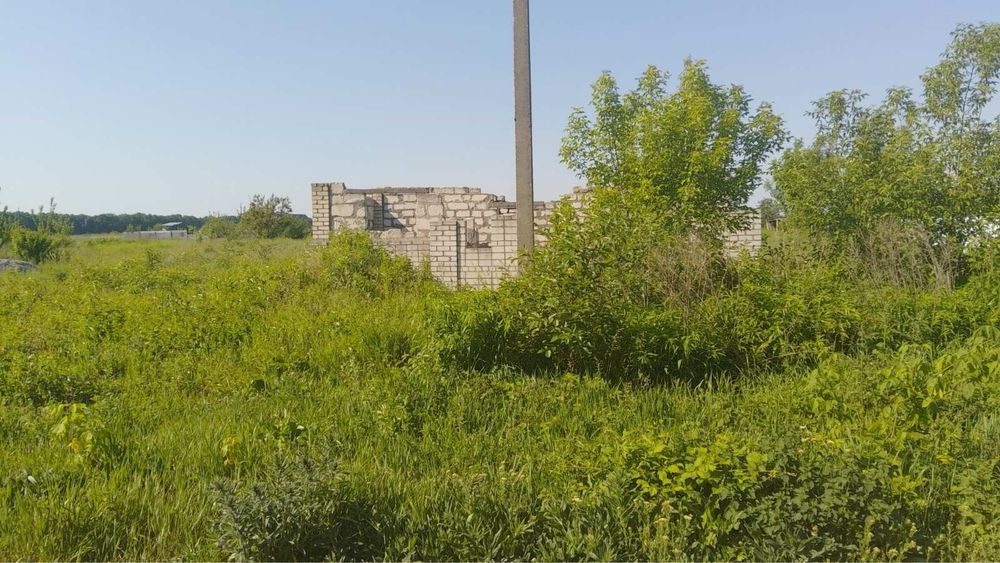 Продам земельну ділянку 9 соток з недобудовою с.Переяславське