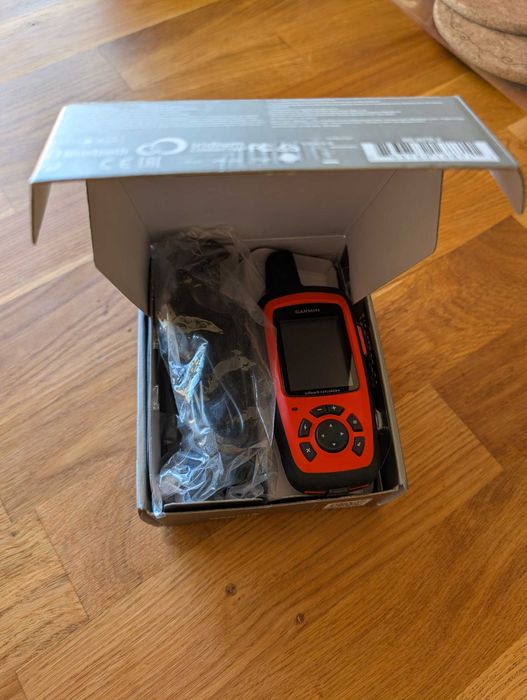 Garmin inReach Explorer+ Satellite Communicator with GPS Navigation