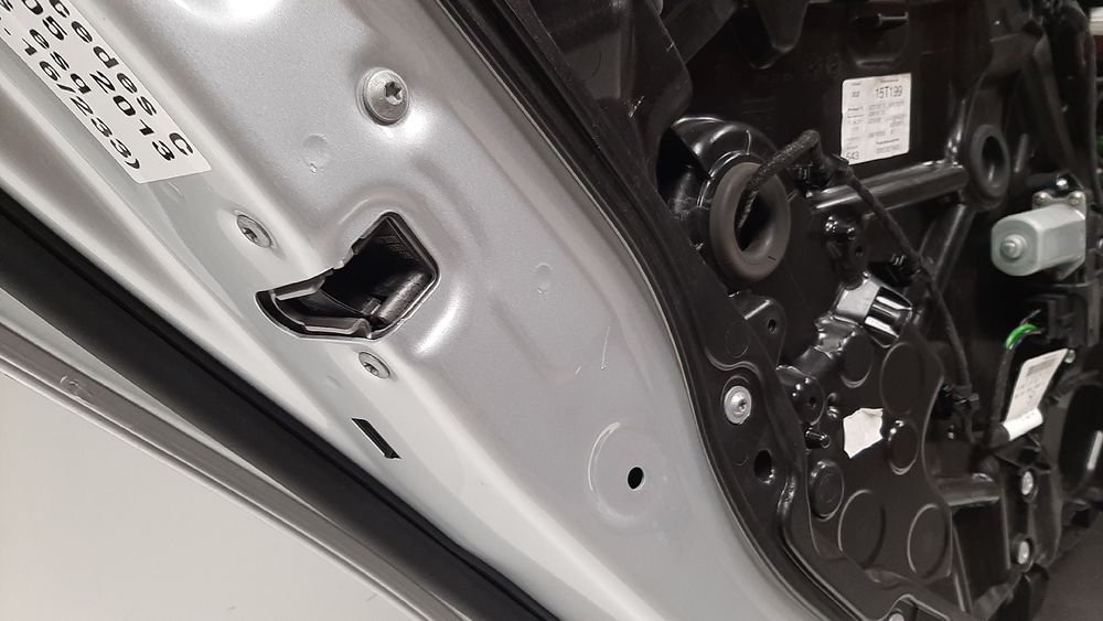 Porta trás esquerda MERCEDES-BENZ Classe C (W205)