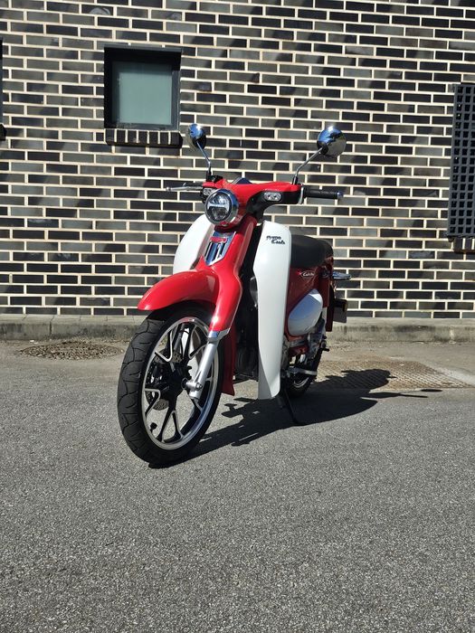 Mota Cube Pro 125 da Honda reproduzida pela Kamax  Nova