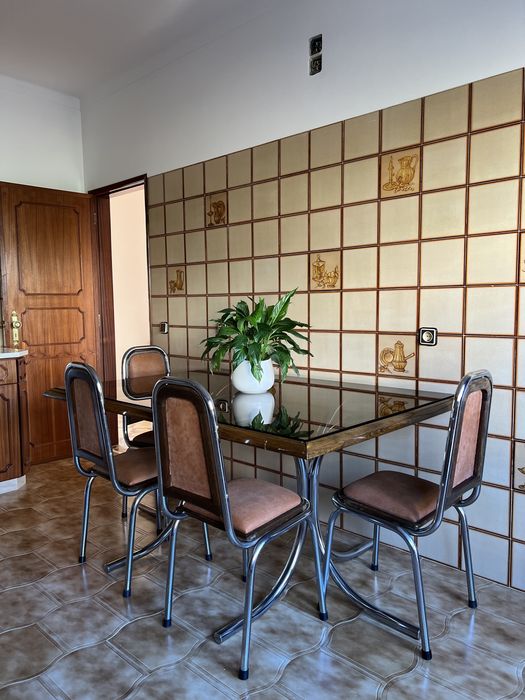 Arrendo quarto espaçoso em Alverca, bom sucesso. Contas incluidas